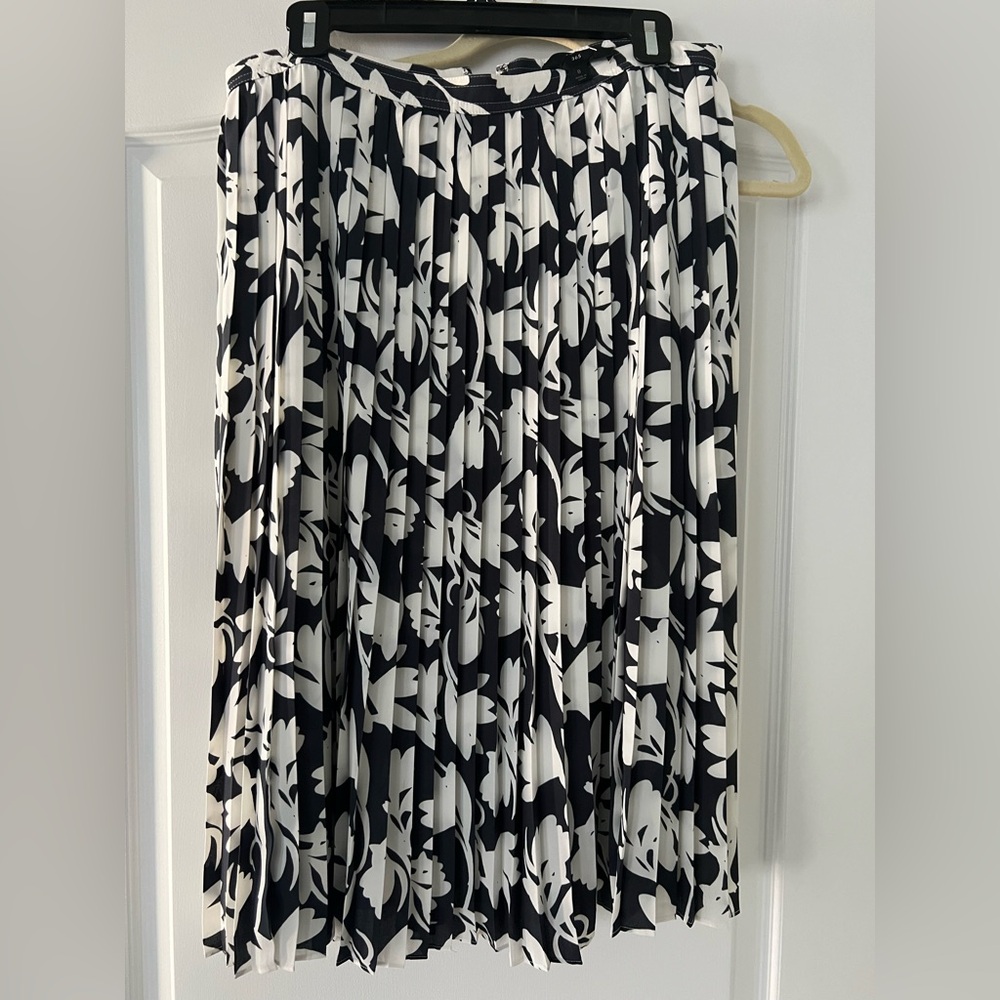 J. Crew 365 Navy and White Floral Pleated Midi Skirt